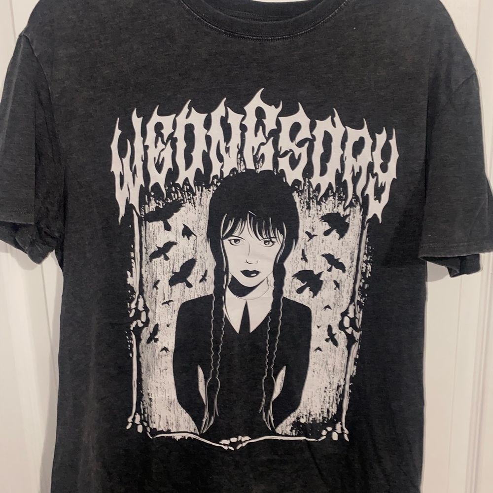 Wednesday tee - Picture 2 of 5